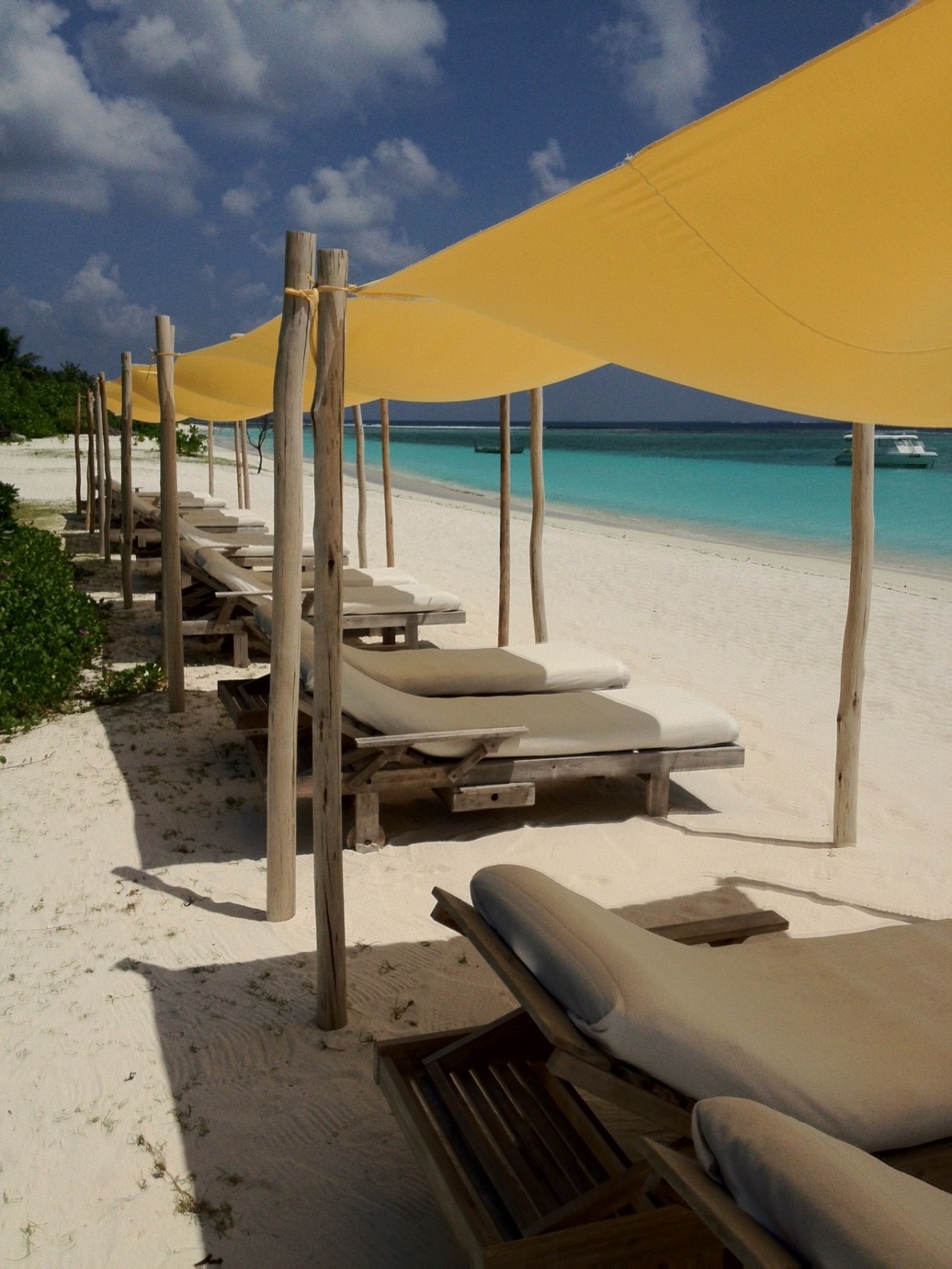 Beachclub @ Six Senses Laamu